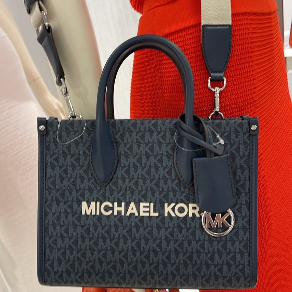 Michael Kors Mirella Small Signature Logo Shopper TZ Crossbody XBODY Bag
Admiral - Picture 13 of 16